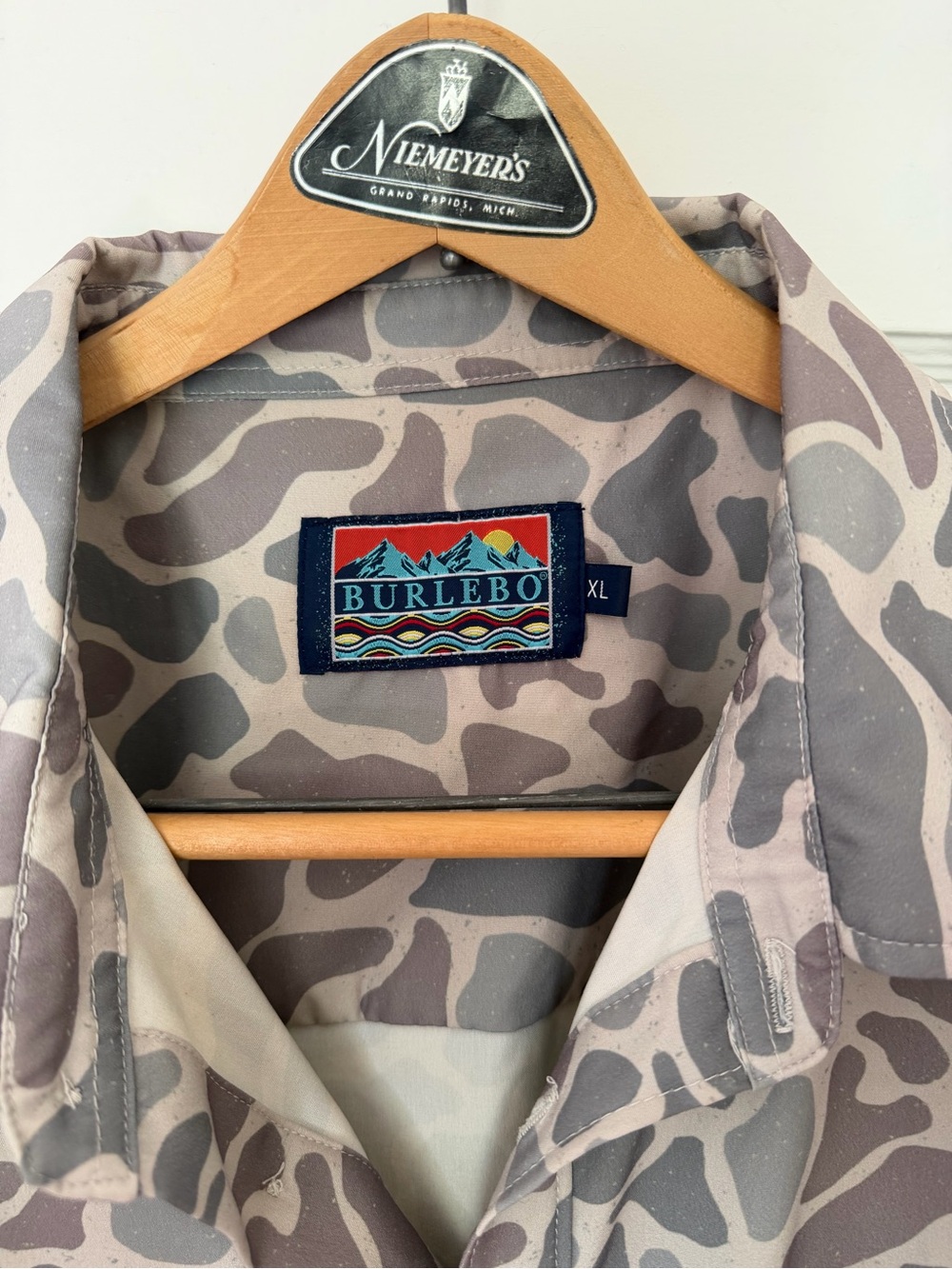 Burlebo men’s button down - Picture 2 of 3